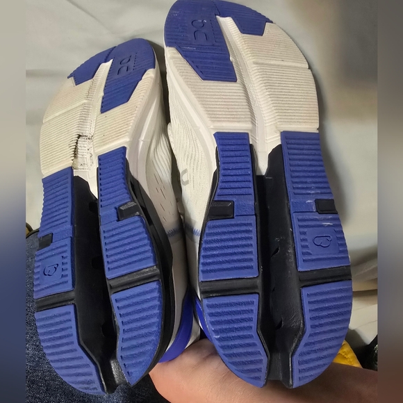 On Cloud Mens 10 - Picture 4 of 6